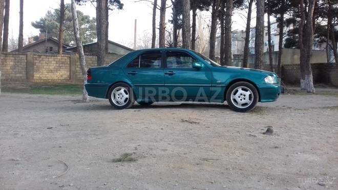Mercedes C 180 1999, 210,000 km - 1.8 l - Sumqayıt