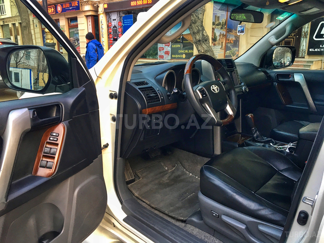 Toyota Prado 2011, 138,500 km - 2.7 l - Bakı