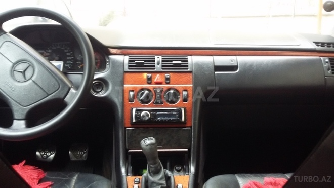 Mercedes E 220 1998, 240,000 km - 2.2 l - Bakı