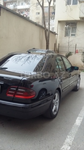 Mercedes E 220 1998, 240,000 km - 2.2 l - Bakı