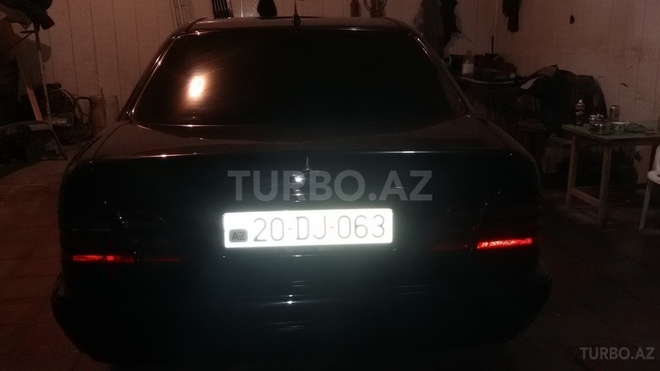 Mercedes E 220 1998, 240,000 km - 2.2 l - Bakı