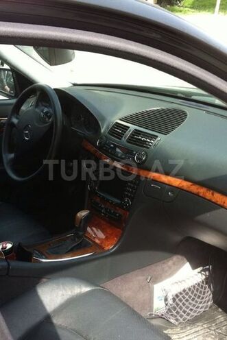 Mercedes E 320 2004, 189,000 km - 3.2 l - Bakı