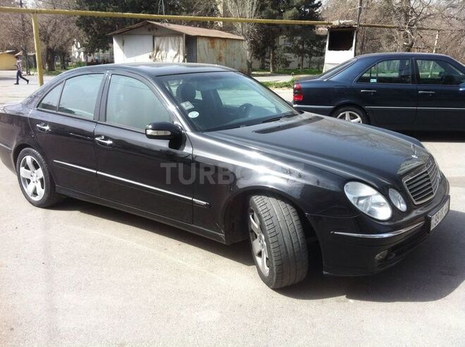 Mercedes E 320 2004, 189,000 km - 3.2 l - Bakı