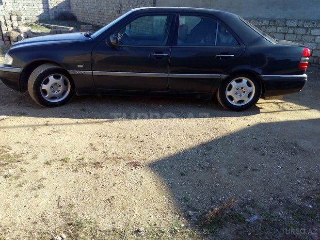 Mercedes C 180 1995, 120,000 km - 1.8 l - Bakı