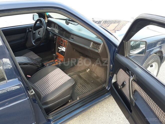 Mercedes 190 1991, 320,000 km - 2.0 l - Bakı