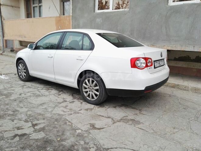 Volkswagen Jetta 2009, 160,000 km - 1.6 l - Gəncə