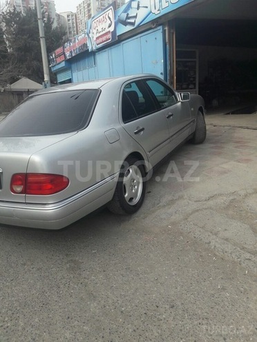 Mercedes E 240 1998, 230,333 km - 2.4 l - Bakı
