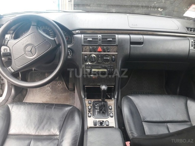 Mercedes E 240 1998, 230,333 km - 2.4 l - Bakı