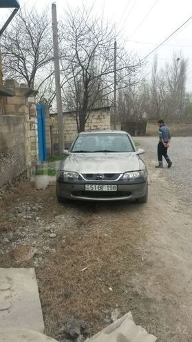 Opel Vectra 1997, 236,000 km - 1.8 l - Bakı
