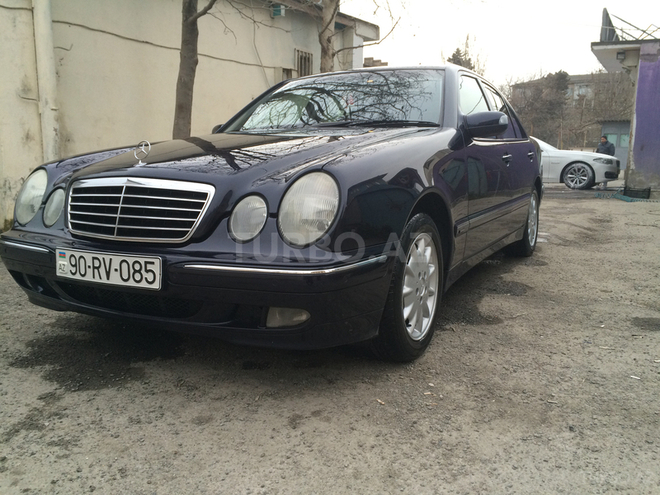 Mercedes E 240 2001, 264,000 km - 2.6 l - Bakı