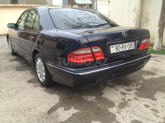 Mercedes E 240 2001, 264,000 km - 2.6 l - Bakı