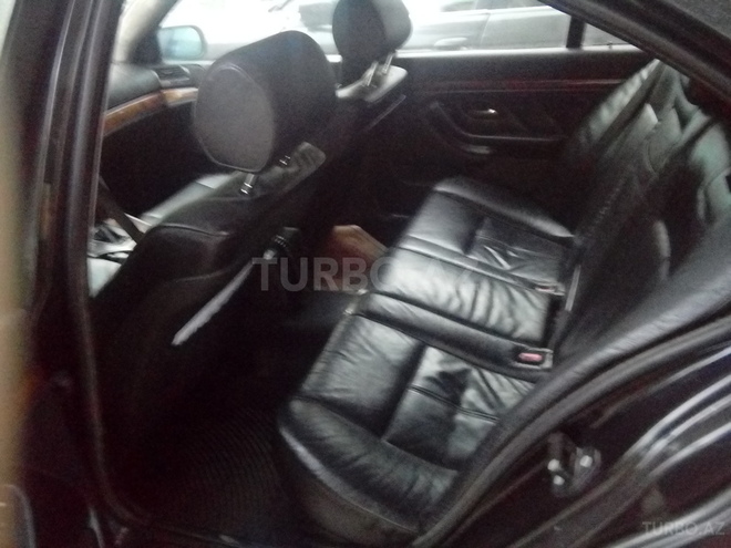 BMW 523 2000, 124,836 km - 2.5 л - Bakı