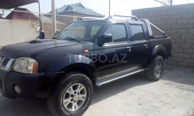 Nissan Navara 2005, 290,000 km - 2.5 l - Bakı