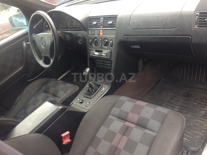 Mercedes C 180 1995, 310,000 km - 1.8 l - Bakı