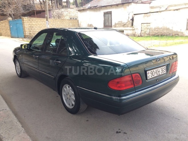 Mercedes E 240 1998, 311,000 km - 2.4 l - Sumqayıt