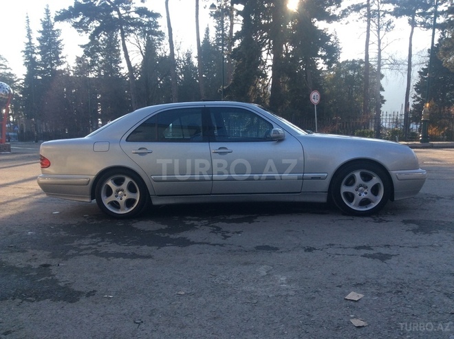 Mercedes E 240 2000, 209,000 km - 2.4 l - Bakı