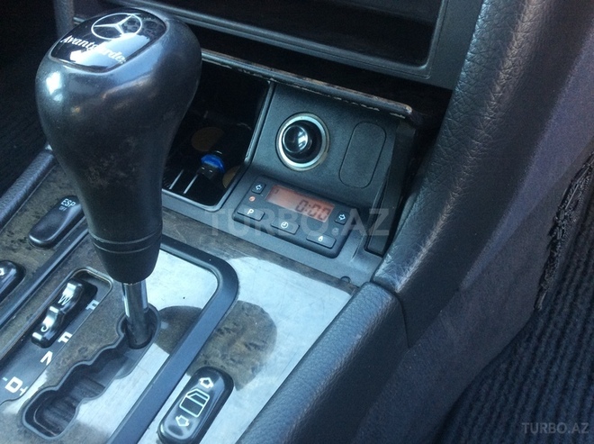 Mercedes E 240 2000, 209,000 km - 2.4 l - Bakı