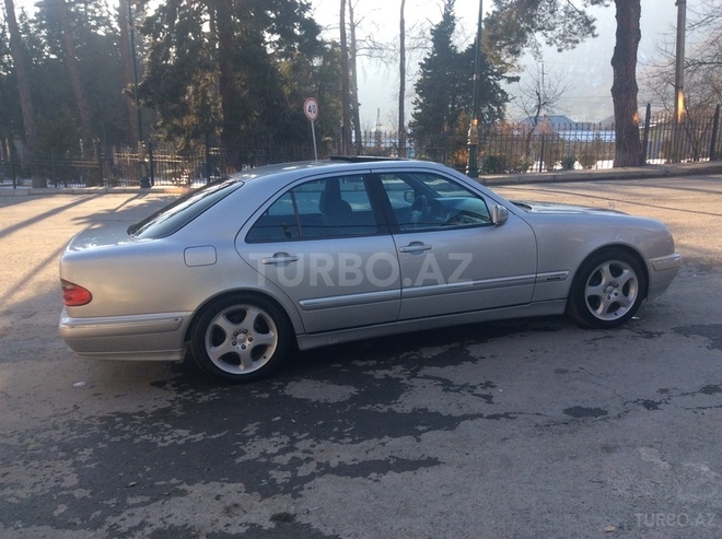 Mercedes E 240 2000, 209,000 km - 2.4 l - Bakı