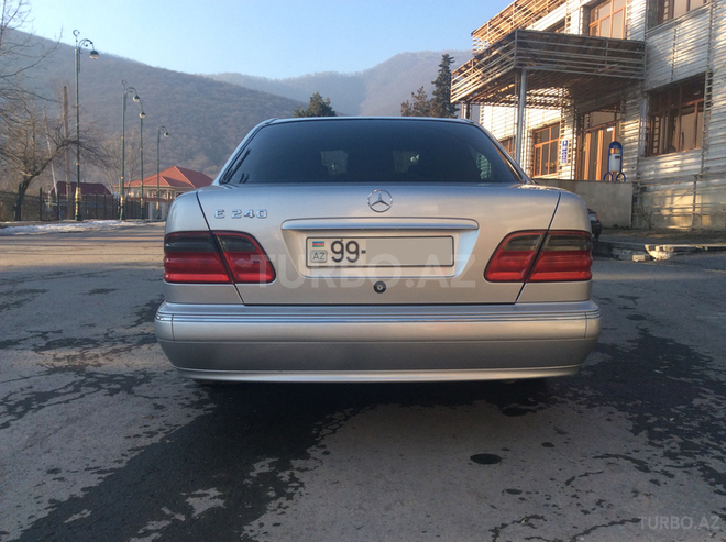 Mercedes E 240 2000, 209,000 km - 2.4 l - Bakı