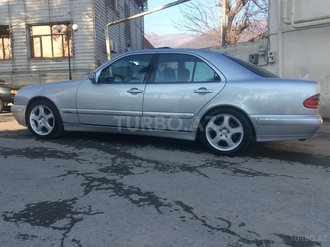 Mercedes E 240 2000, 209,000 km - 2.4 l - Bakı