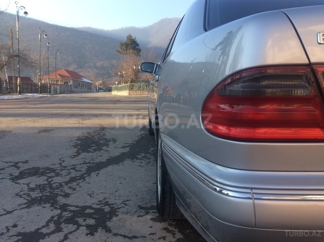 Mercedes E 240 2000, 209,000 km - 2.4 l - Bakı
