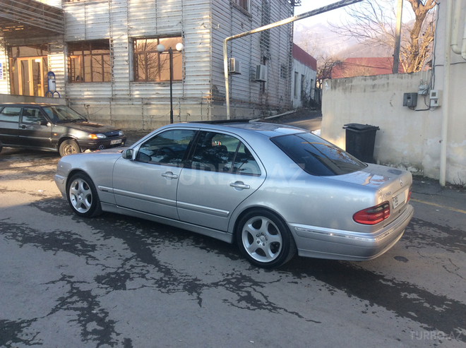 Mercedes E 240 2000, 209,000 km - 2.4 l - Bakı