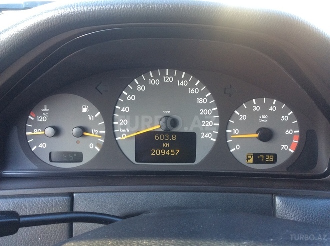 Mercedes E 240 2000, 209,000 km - 2.4 l - Bakı