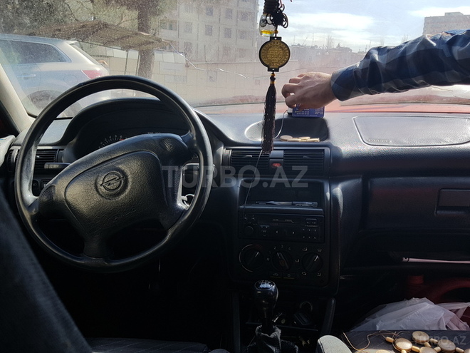 Opel Astra 1996, 240,000 km - 1.6 l - Bakı