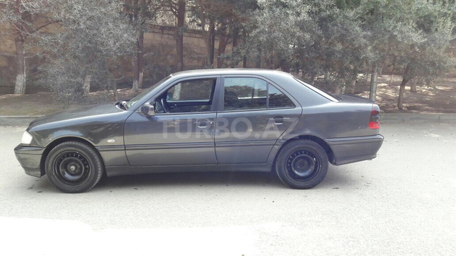 Mercedes C 220 2000, 350,000 km - 2.2 л - Bakı