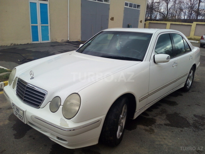 Mercedes E 240 2000, 103,000 km - 2.4 л - Qusar