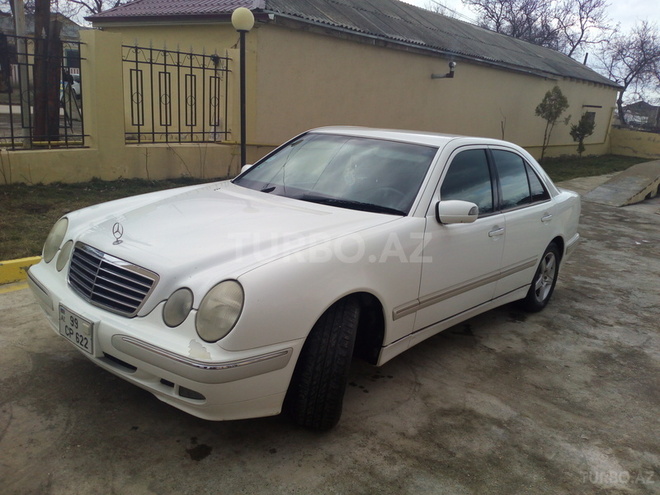Mercedes E 240 2000, 103,000 km - 2.4 л - Qusar