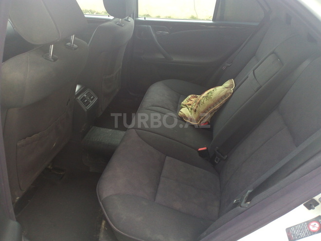 Mercedes E 240 2000, 103,000 km - 2.4 л - Qusar