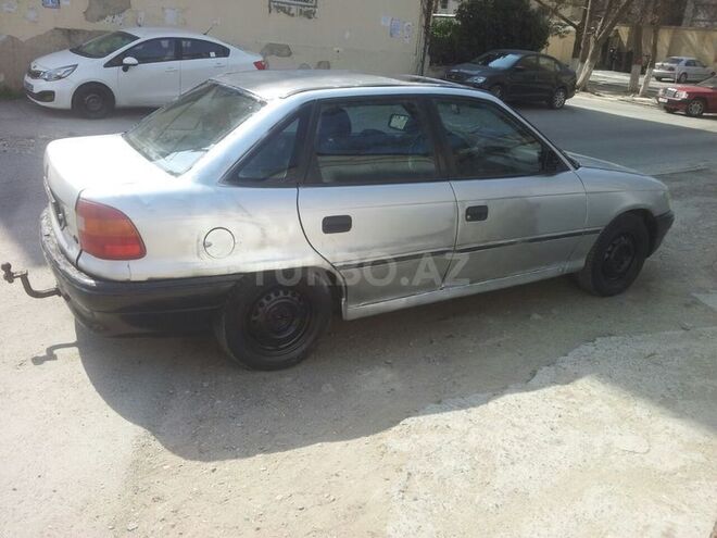 Opel Astra 1993, 196,000 km - 1.6 l - Bakı