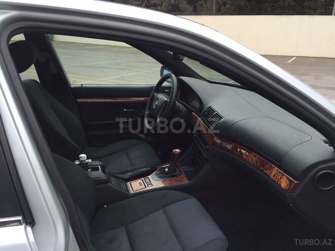 BMW 528 1999, 188,000 km - 2.8 l - Sumqayıt
