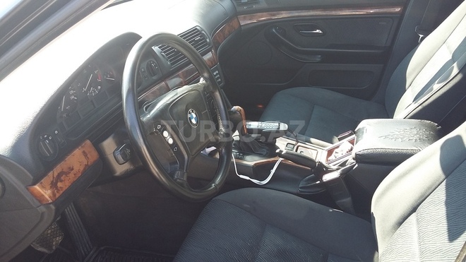 BMW 525 1999, 330,000 km - 2.5 л - Bakı