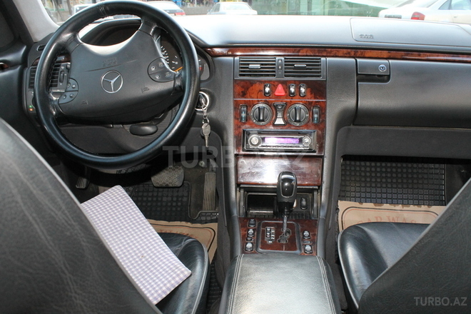 Mercedes E 220 2000, 360,000 km - 2.2 l - Bakı