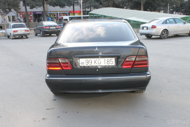 Mercedes E 220 2000, 360,000 km - 2.2 l - Bakı