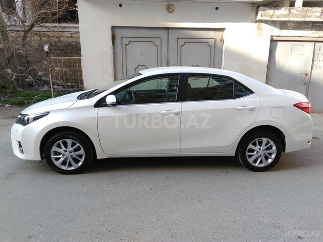 Toyota Corolla 2015, 29,500 km - 1.6 l - Bakı
