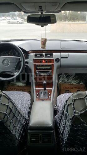 Mercedes E 230 1995, 307,000 km - 2.3 l - Bakı