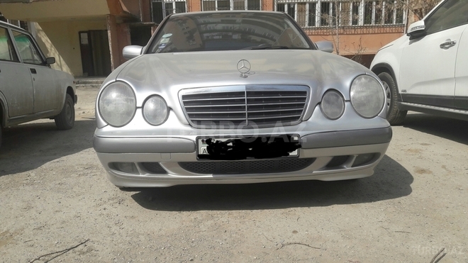 Mercedes E 220 1999, 172,000 km - 2.2 l - Bakı