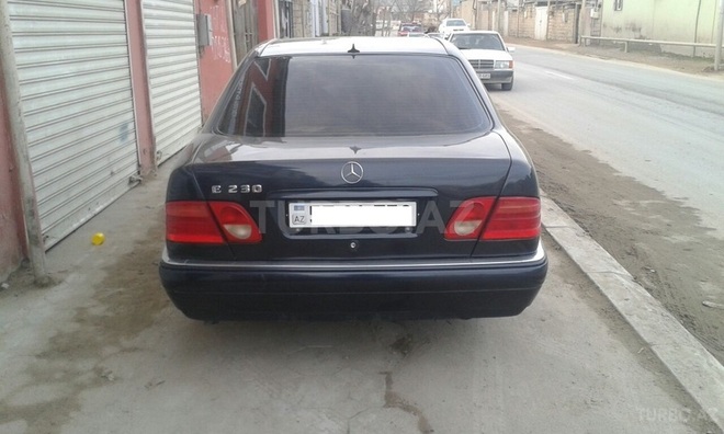 Mercedes E 230 1996, 220,000 km - 2.3 l - Bakı