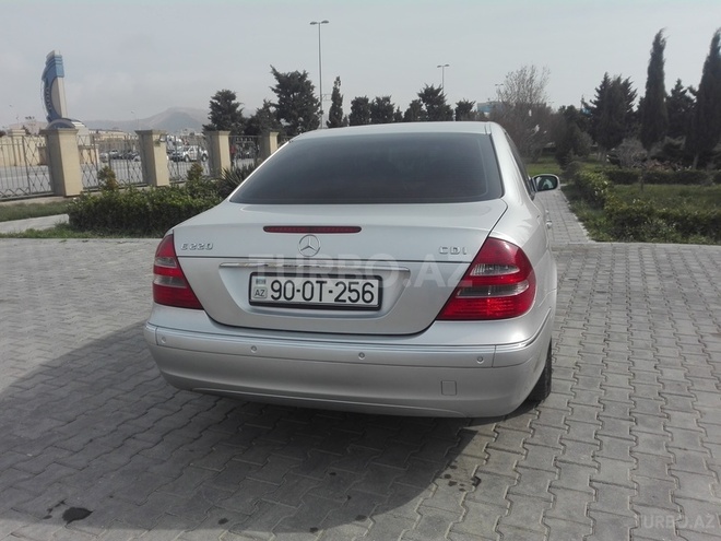 Mercedes E 220 2002, 237,924 km - 2.2 l - Bakı
