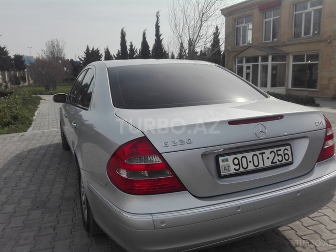 Mercedes E 220 2002, 237,924 km - 2.2 l - Bakı