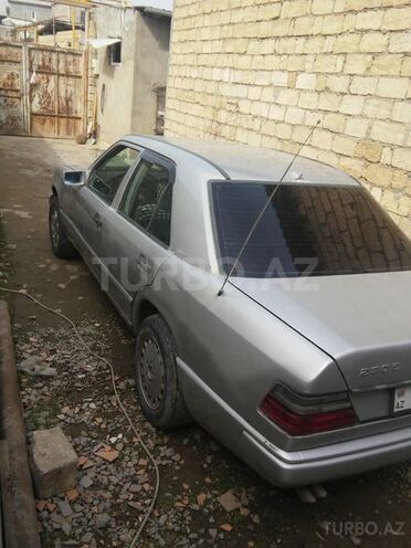 Mercedes E 260 1989, 260,000 km - 0.2 l - Bakı