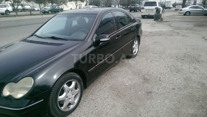 Mercedes C 220 2001, 428,144 km - 2.2 l - Bakı