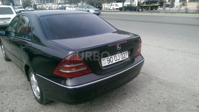 Mercedes C 220 2001, 428,144 km - 2.2 l - Bakı
