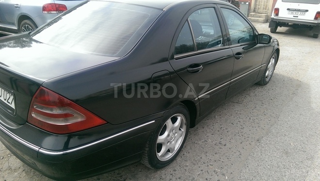 Mercedes C 220 2001, 428,144 km - 2.2 l - Bakı