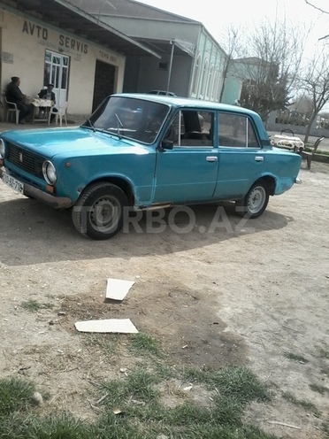 LADA (VAZ) 21011 1974, 400,000 km - 1.3 l - Salyan