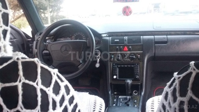 Mercedes E 230 1997, 250,000 km - 4.0 l - Bakı