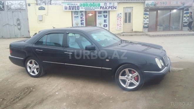 Mercedes E 230 1997, 250,000 km - 4.0 l - Bakı